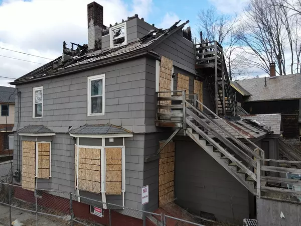 Greenfield, MA 01301,75 School St