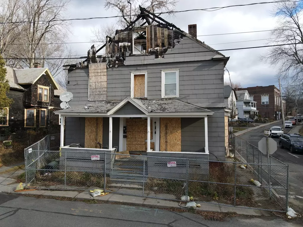 Greenfield, MA 01301,75 School St