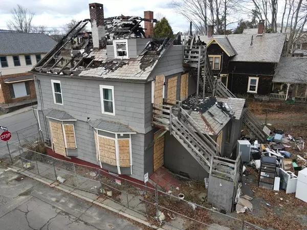 Greenfield, MA 01301,75 School St