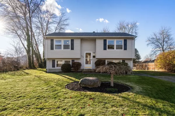 Acushnet, MA 02743,319 Northwest St