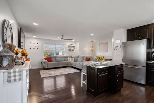 Acushnet, MA 02743,319 Northwest St