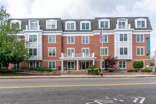 Boston, MA 02132,446 Belgrade Ave #208