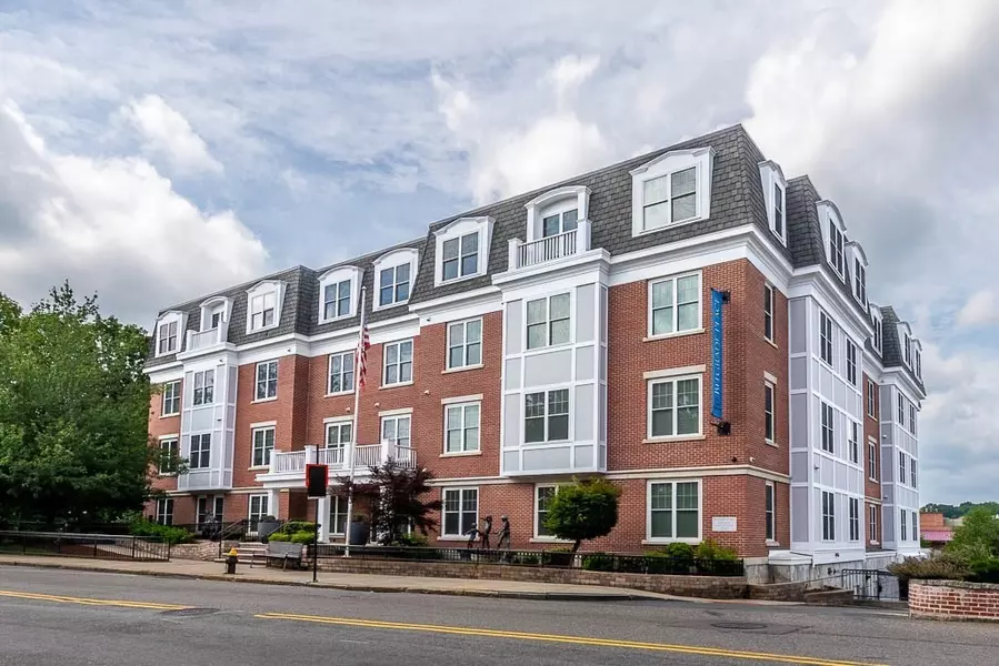 446 Belgrade Ave #208, Boston, MA 02132