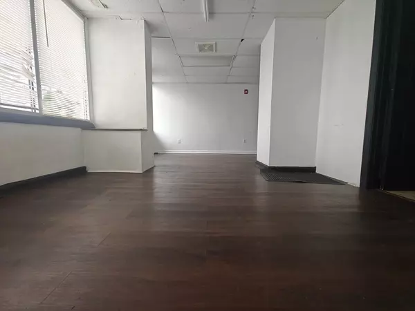 Wakefield, MA 01880,12 Vernon St