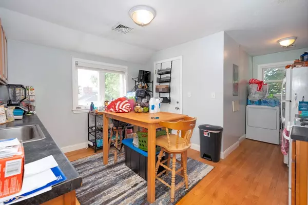 Quincy, MA 02170,90 Safford St #3