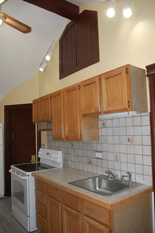 Beverly, MA 01915,3 Winchester Terrace #2