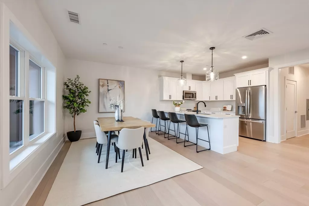 Wakefield, MA 01880,62 Foundry St #202