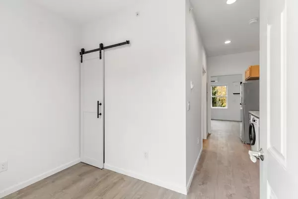 Gloucester, MA 01930,50 R Maplewood Avenue #102-212