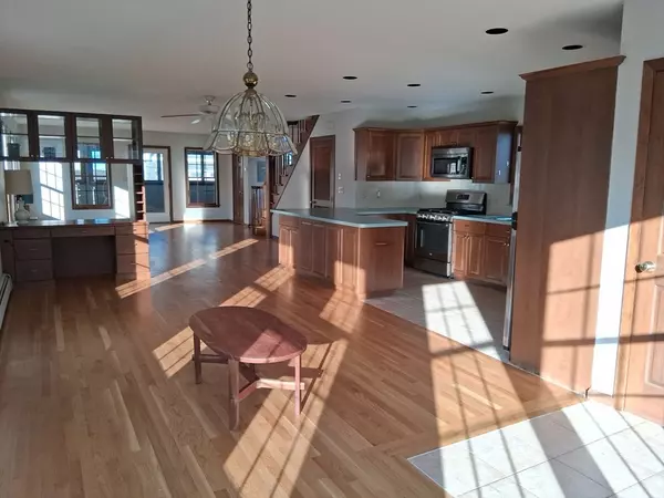 Hull, MA 02045,23 Gunrock Ave