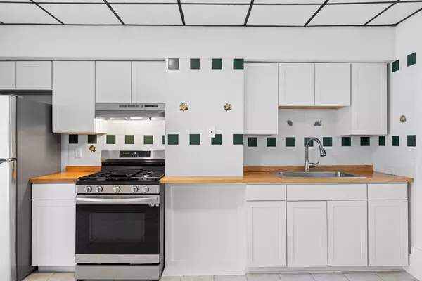 Boston, MA 02128,212 Princeton St #1