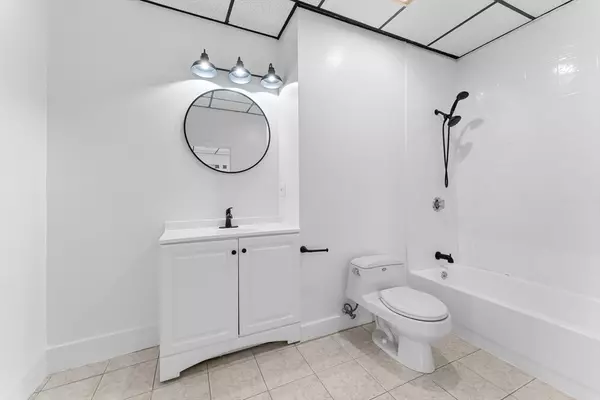 Boston, MA 02128,212 Princeton St #1