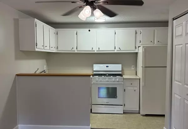 Chelmsford, MA 01863,134 Tyngsboro Rd #10