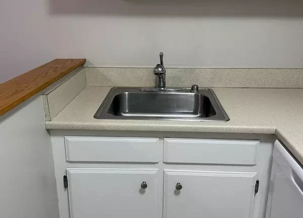 Chelmsford, MA 01863,134 Tyngsboro Rd #10