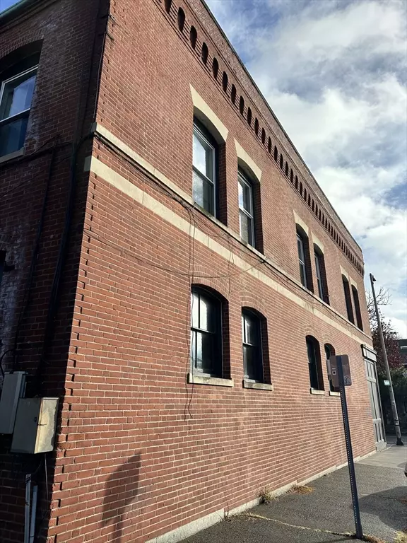 100 Cabot #5, Beverly, MA 01915