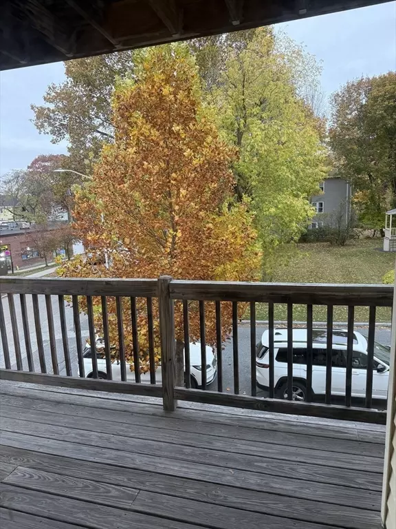 97 Courtland St #2, Worcester, MA 01602