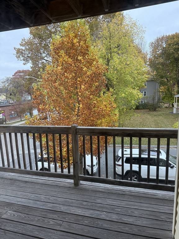 97 Courtland St #2, Worcester, MA 01602