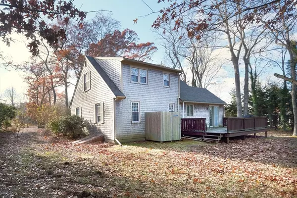Orleans, MA 02653,6 Hathorne Ln