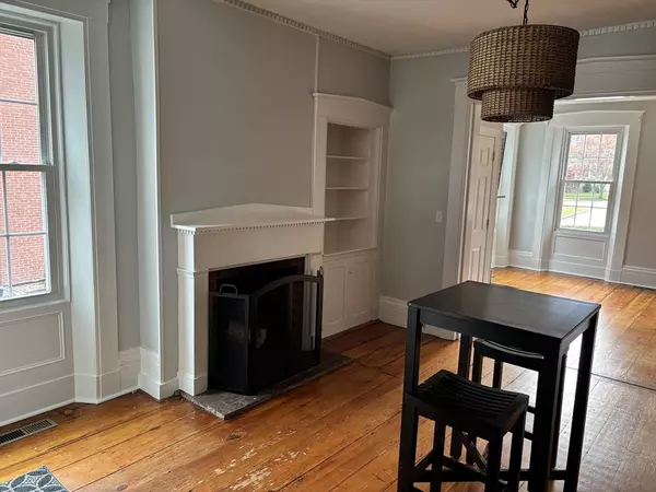 Newburyport, MA 01950,126 High Street #1