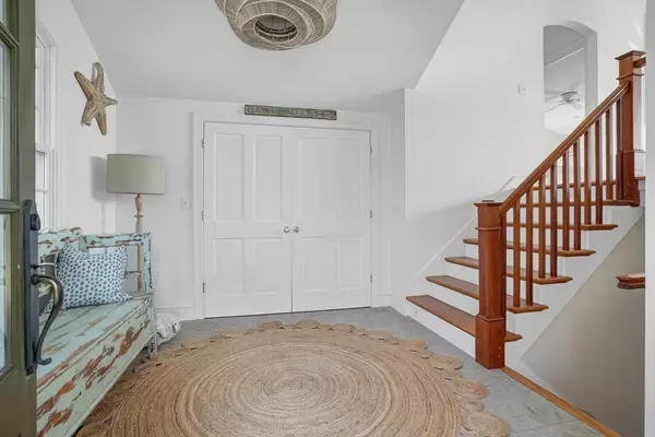 Aquinnah, MA 02535,4 Noman's Watch Road