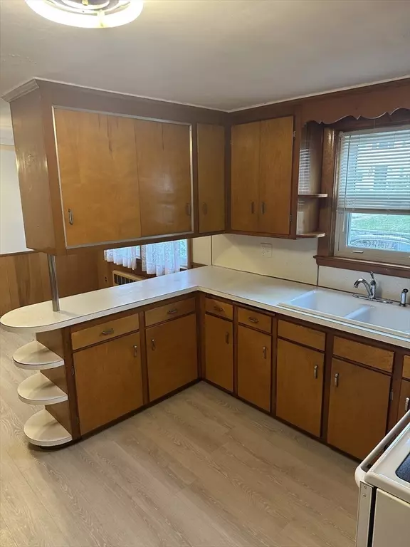 Westwood, MA 02090,50 Fairview Street