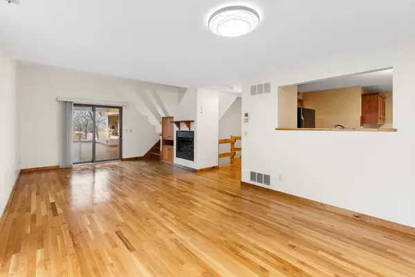 Haverhill, MA 01830,16 W Parish Court #16