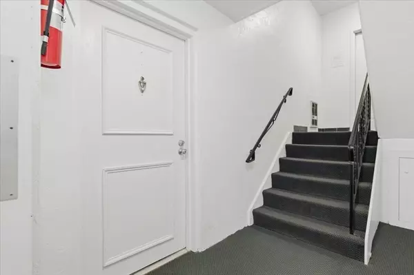 Canton, MA 02021,360 Neponset Street #702