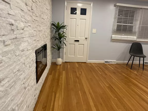 Salem, MA 01970,7 Champlain #1