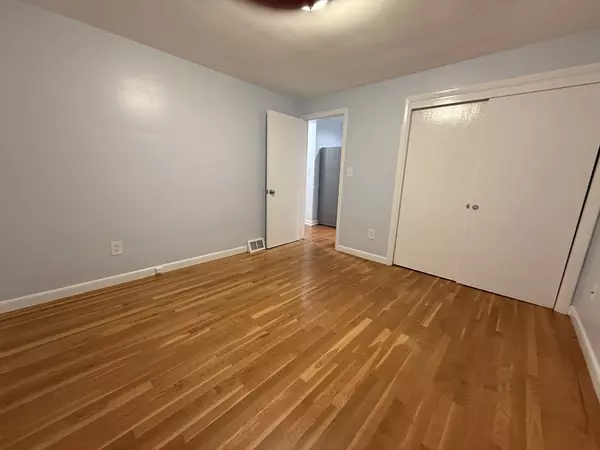 Salem, MA 01970,7 Champlain #1