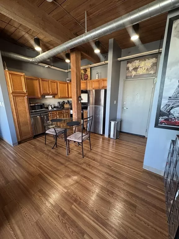 Brockton, MA 02302,146 Court Street #408