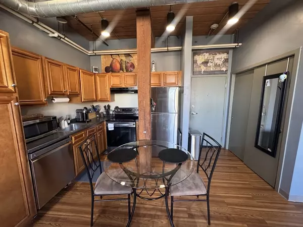 Brockton, MA 02302,146 Court Street #408