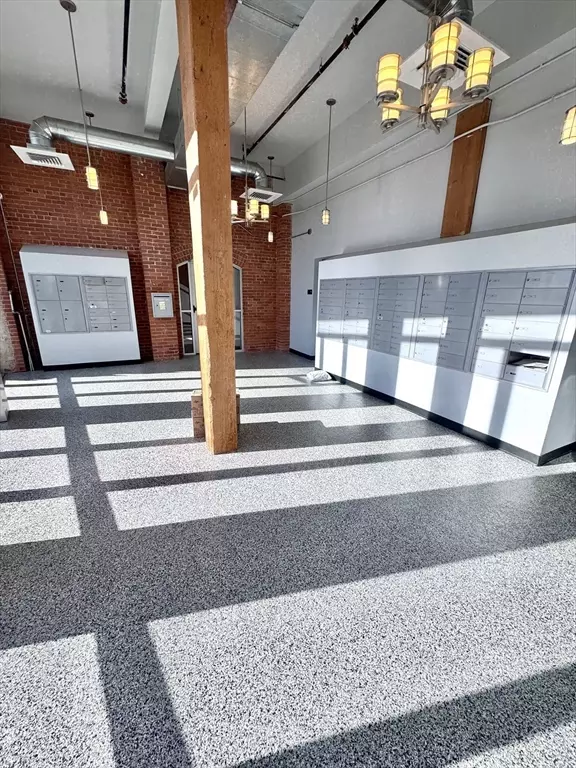 Brockton, MA 02302,146 Court Street #408