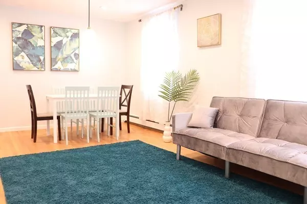 12 Regent St #2F, Cambridge, MA 02140