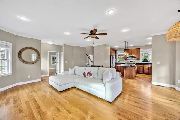 Sandwich, MA 02563,6 Dexter Ave