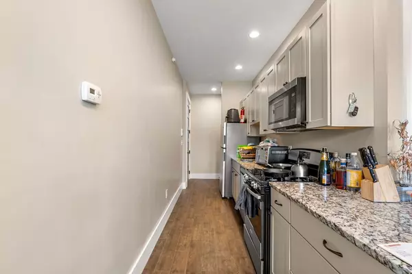 Lowell, MA 01851,1149 Middlesex St #4