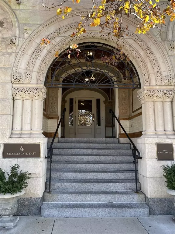 Boston, MA 02215,4 Charlesgate East #304