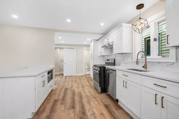 Somerville, MA 02145,9 Cross St