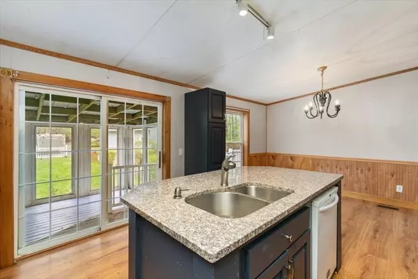 Salisbury, MA 01952,84 Forest Rd