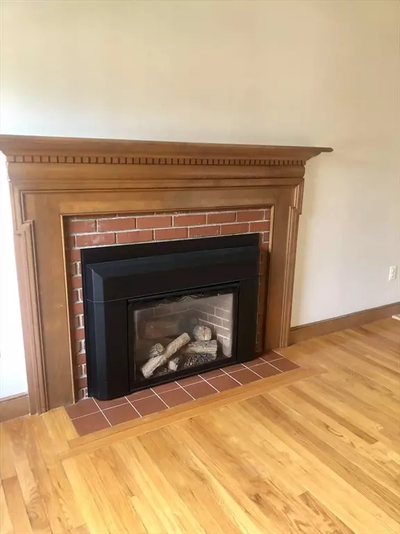 Lexington, MA 02420,4 Lois Lane #4