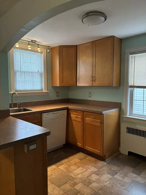 Watertown, MA 02472,67 York Ave #67