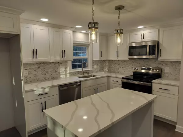 Pembroke, MA 02359,118 Plain St