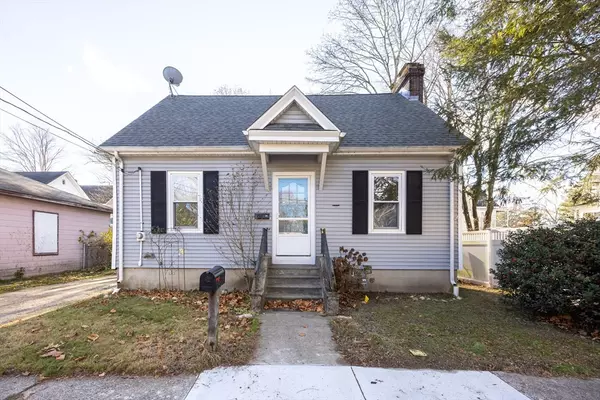 46 Oak St, Attleboro, MA 02703