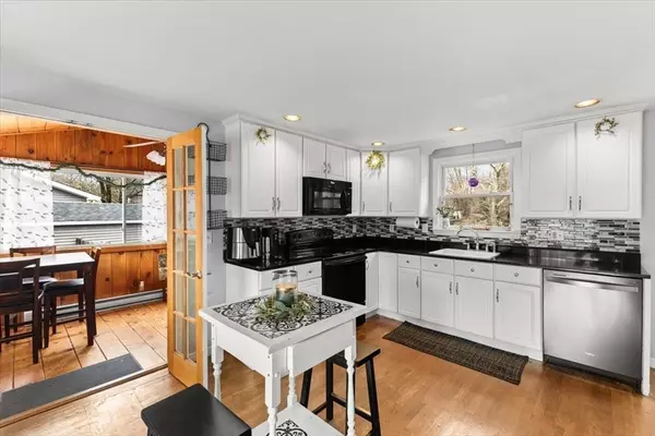 North Attleboro, MA 02760,196 Donald Tennant Cir