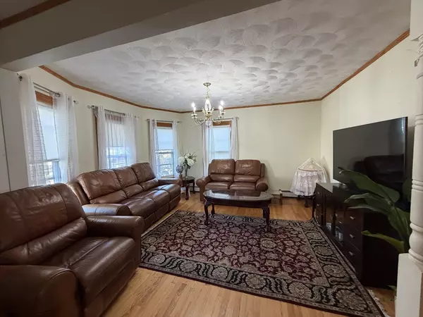 Boston, MA 02135,20 Oak Square Ave #2