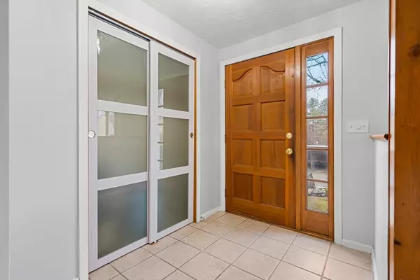 Tyngsborough, MA 01879,206 Cardinal Ln #206