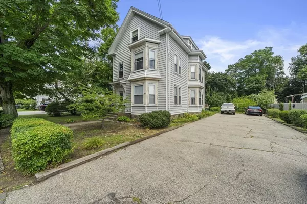96 Plymouth St #2, Abington, MA 02351