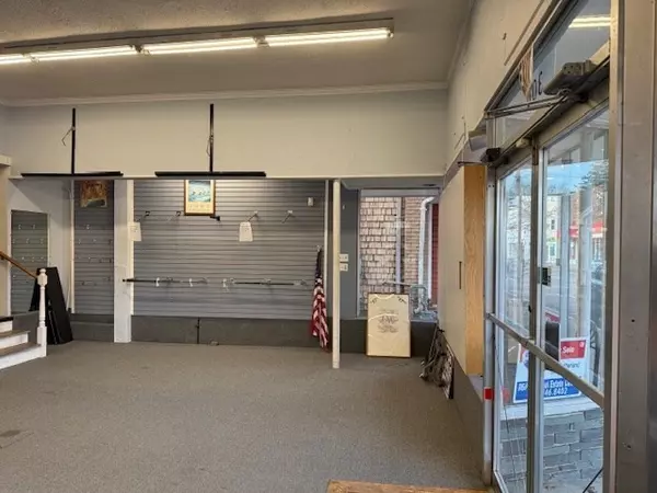 Plymouth, MA 02360,300 Court St