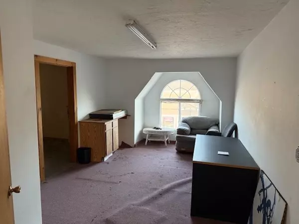 Plymouth, MA 02360,300 Court St