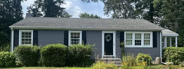 13 Maid Marion St, Oxford, MA 01540