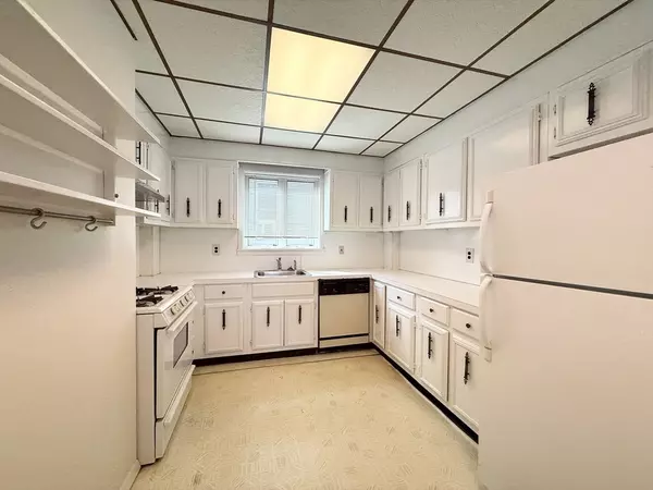 Somerville, MA 02143,60 Park St #3