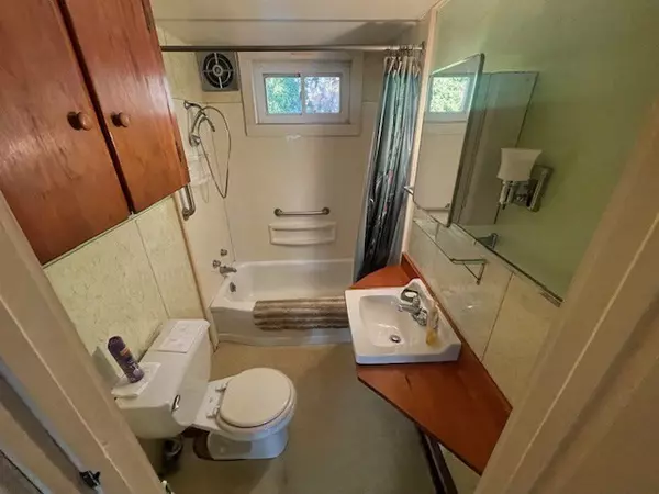 Goshen, MA 01032,146 Berkshire Trail